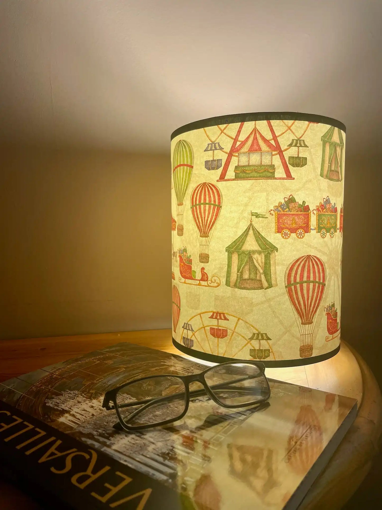 Lampe à poser en papier - Thème « Les manèges de Noël »