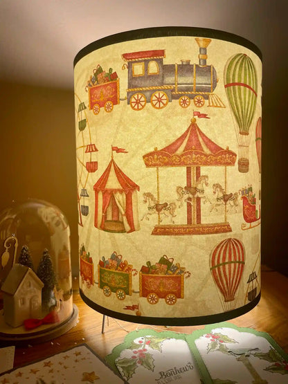 Lampe à poser en papier - Thème « Les manèges de Noël »