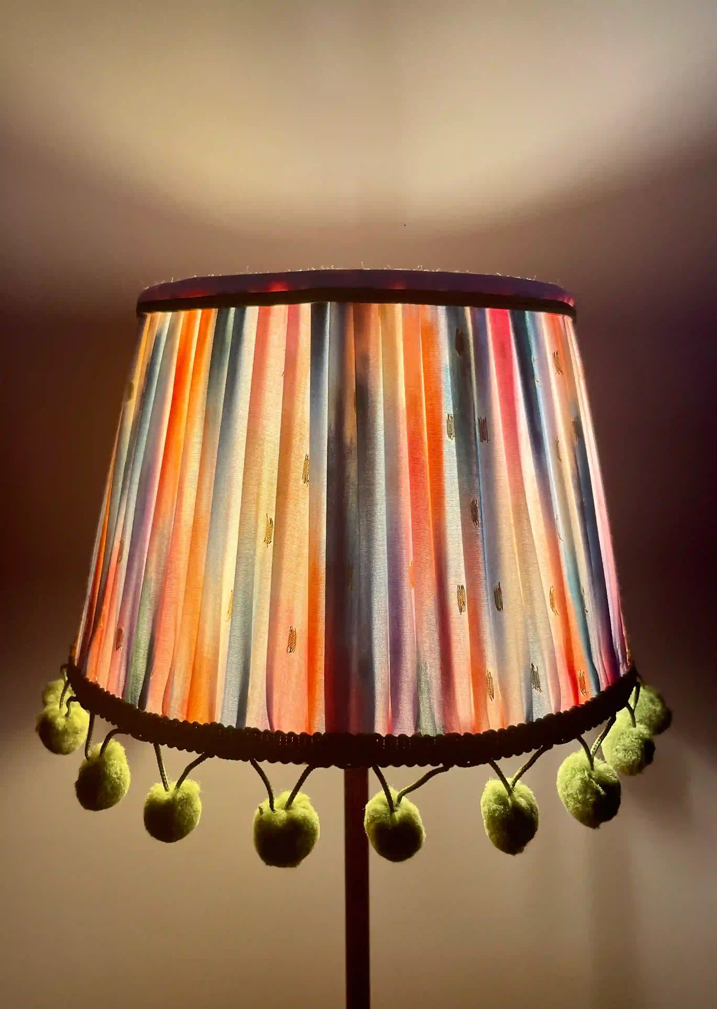 Abat-jour tambour plissé froncé pastel - C’est pas Versailles ici !