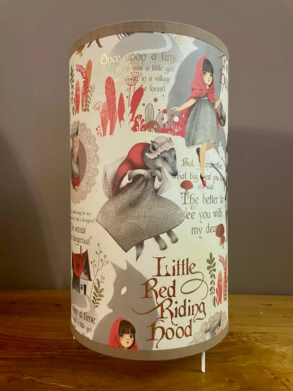 Lampe à poser « Petit chaperon rouge »