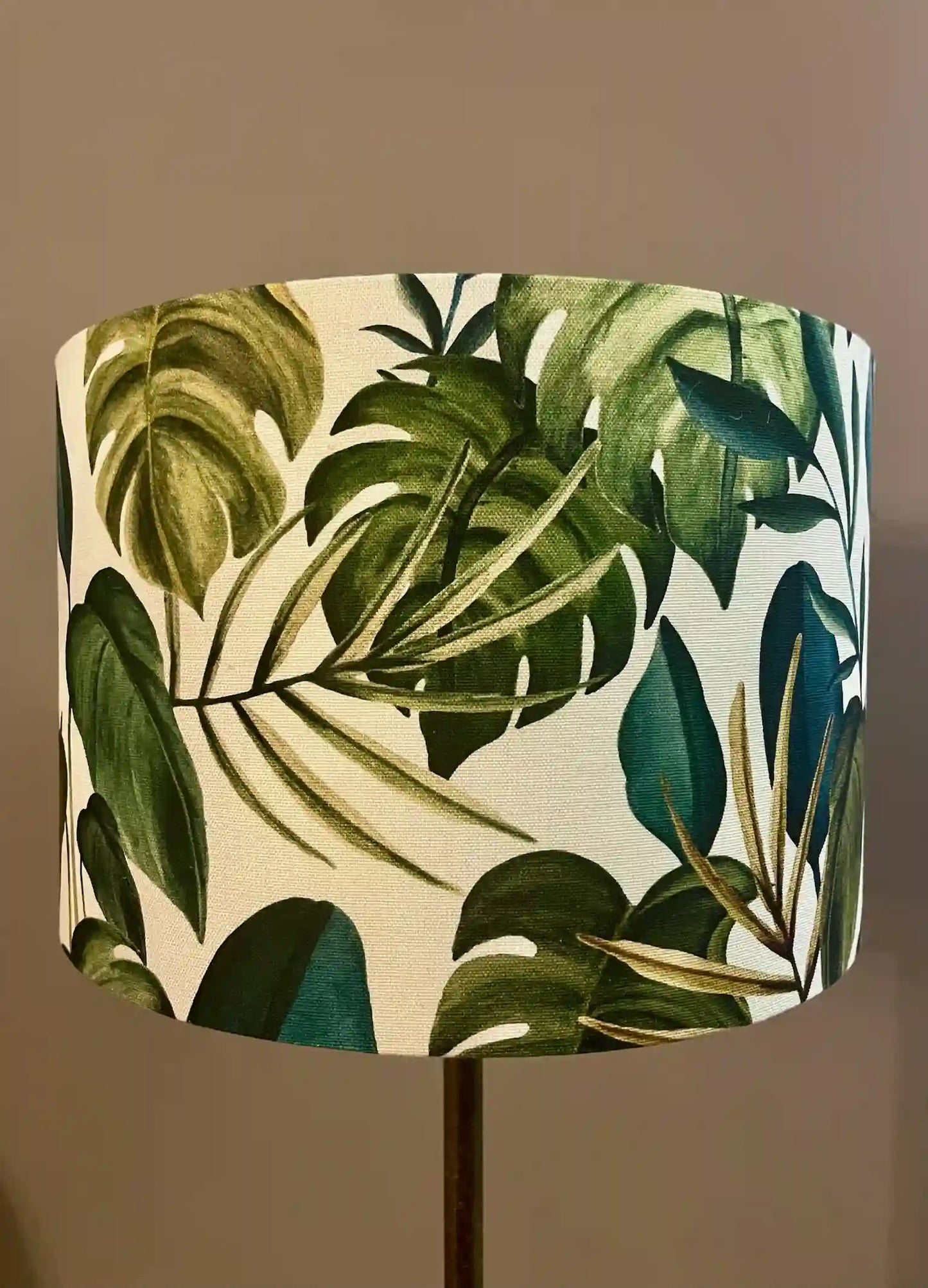 Abat-jour cylindrique motif feuillage tropical - C’est pas Versailles ici !