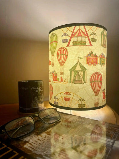 Lampe à poser en papier - Thème « Les manèges de Noël »