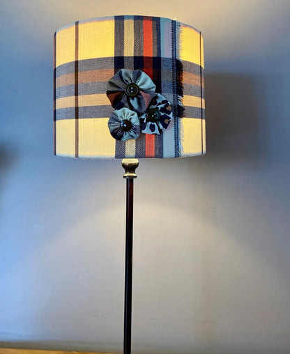 Abat-jour tartan - C’est pas Versailles ici !