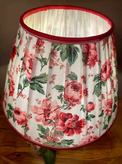 Abat-jour fleuri rose et blanc